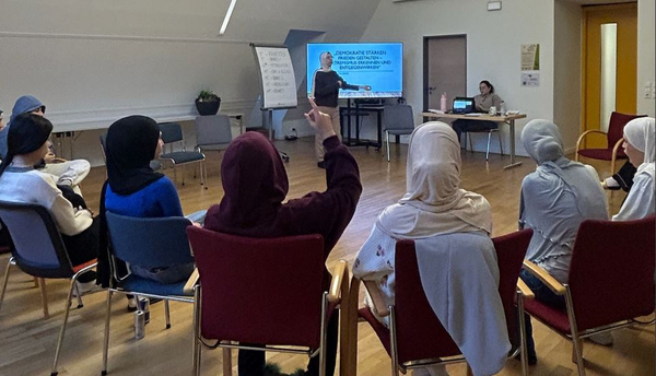 Demokratie stärken: Frieden gestalten